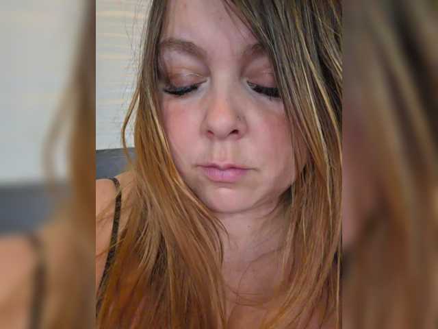 Live sex webcam photo for HairyCrotch #291057289