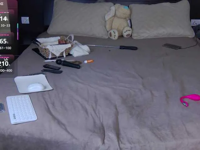 Live sex webcam photo for HairyCrotch #292311918