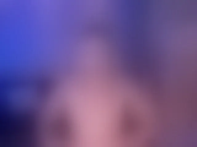 Live sex webcam photo for HaleyGreen #293691439