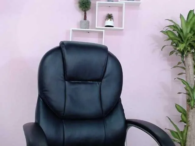 Live sex webcam photo for HallyBekker #276628323