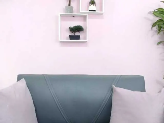 Live sex webcam photo for HallyBekker #276709572