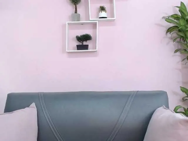 Live sex webcam photo for HallyBekker #276794299