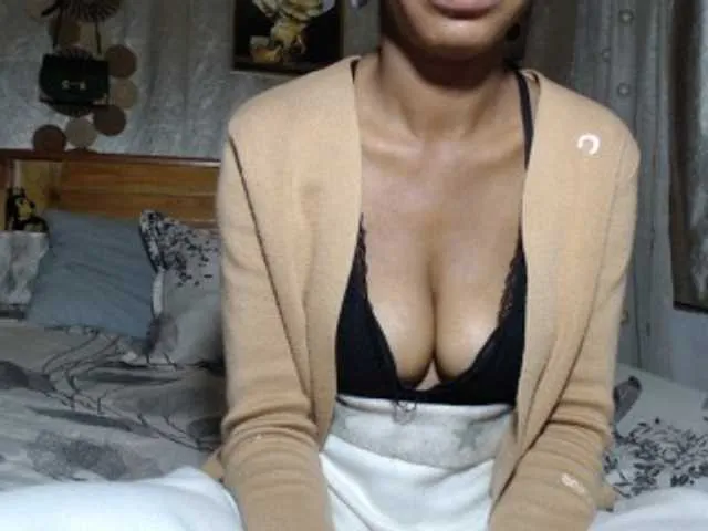 Live sex webcam photo for Hamour #293857227