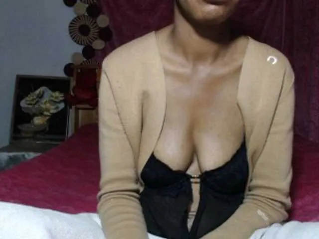 Live sex webcam photo for Hamour #294033136