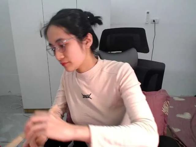 Live sex webcam photo for Hana099 #290527224