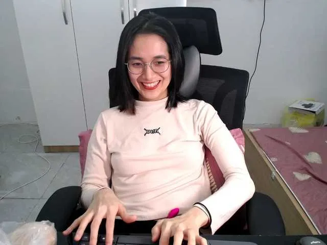 Live sex webcam photo for Hana099 #290533150
