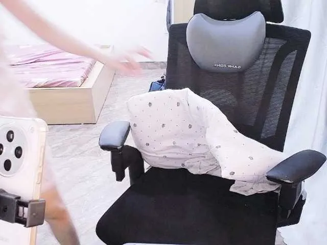 Live sex webcam photo for Hana099 #291250959