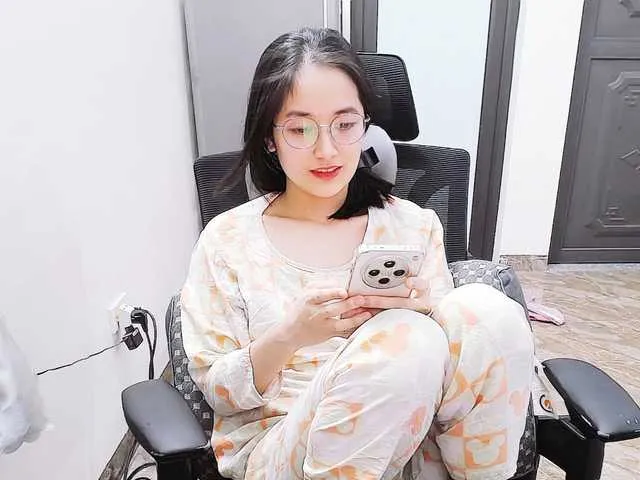 Live sex webcam photo for Hana099 #291397313