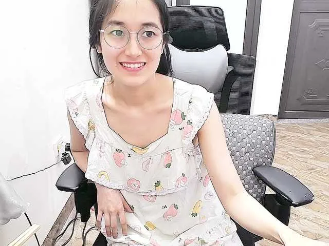 Live sex webcam photo for Hana099 #291478702