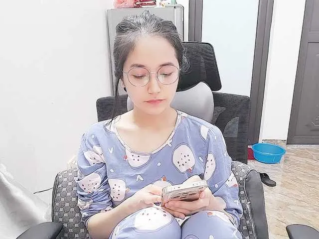 Live sex webcam photo for Hana099 #291526379