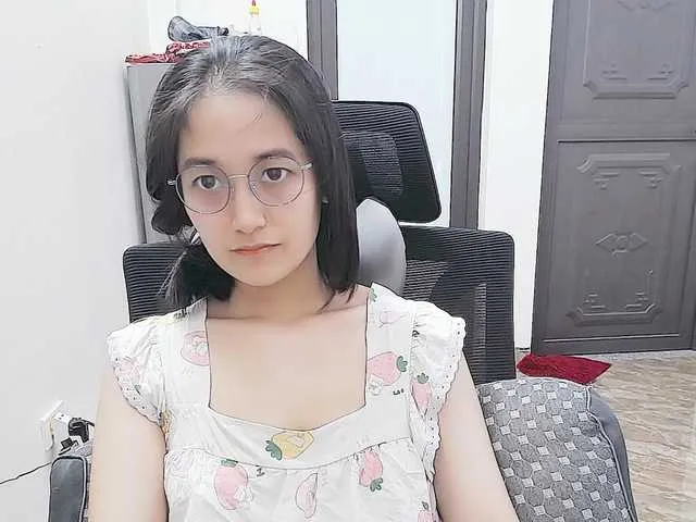 Live sex webcam photo for Hana099 #291560385