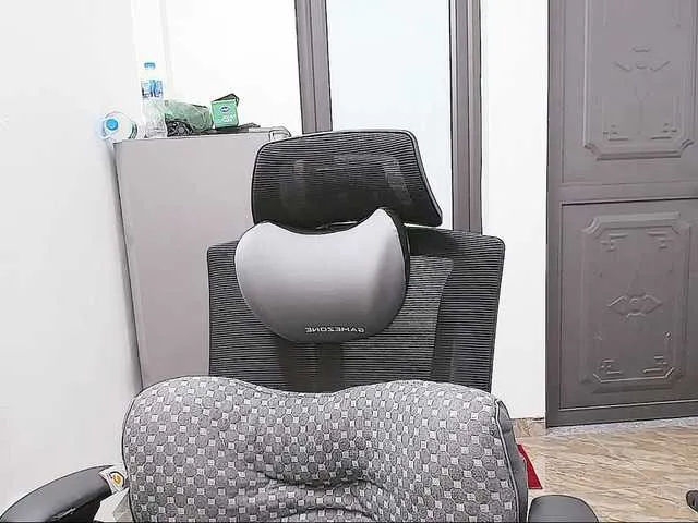 Live sex webcam photo for Hana099 #291655441