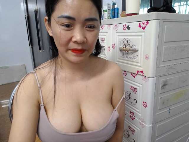 Live sex webcam photo for Hana112 #294175703