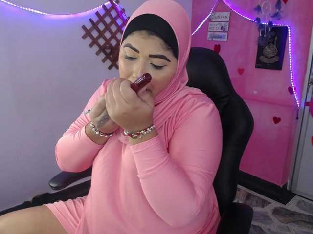 Live sex webcam photo for HanaSader #275488745