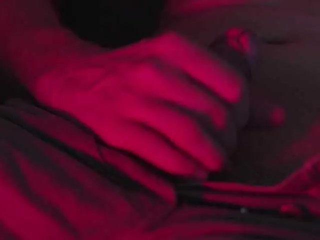 Live sex webcam photo for HandjobMan #289015898