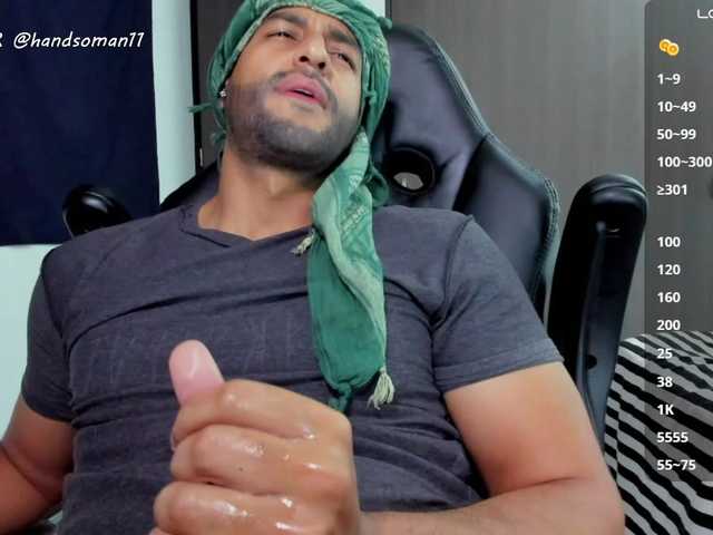 Live sex webcam photo for Handsoman11 #291157959