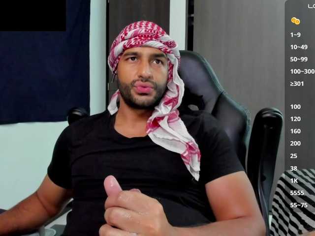 Live sex webcam photo for Handsoman11 #291186267