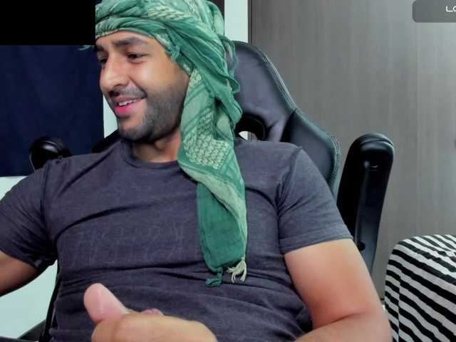 Live sex webcam photo for Handsoman11 #291232792