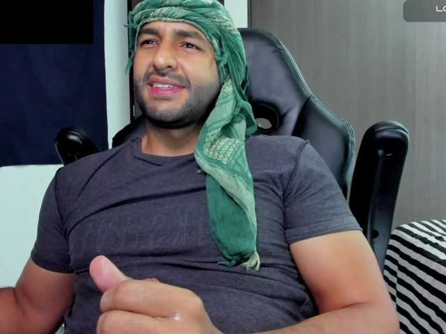 Live sex webcam photo for Handsoman11 #291235030