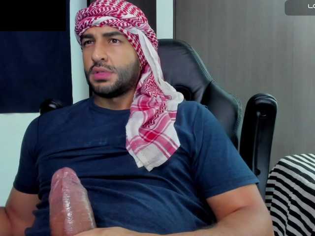 Live sex webcam photo for Handsoman11 #291264100