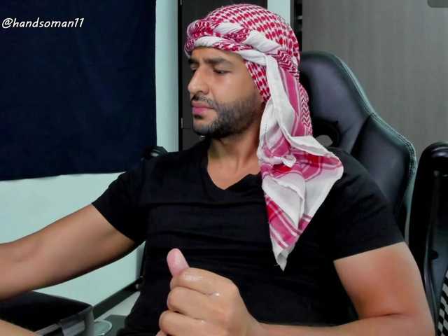 Live sex webcam photo for Handsoman11 #291271168