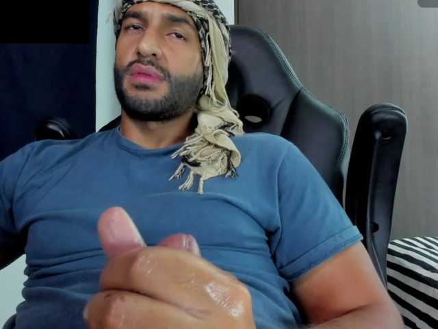 Live sex webcam photo for Handsoman11 #291295047