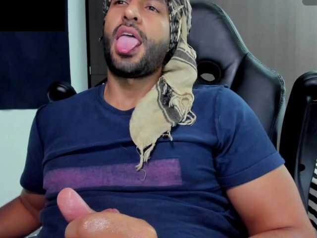 Live sex webcam photo for Handsoman11 #291298649