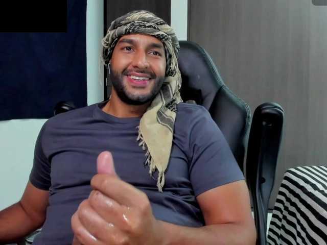 Live sex webcam photo for Handsoman11 #291302209