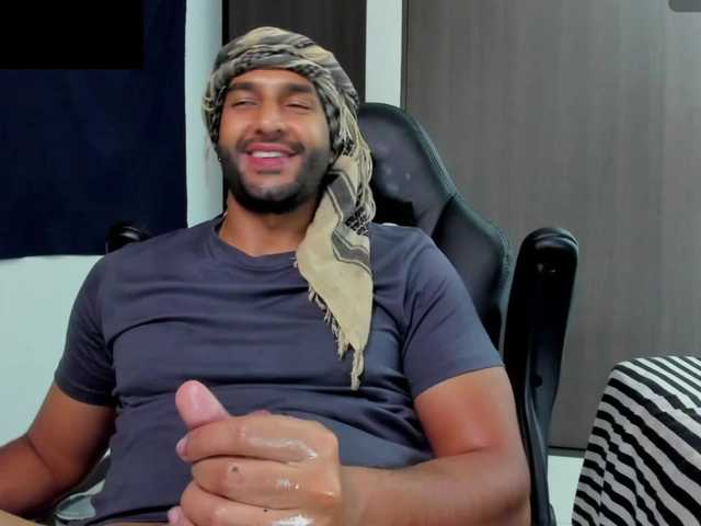 Live sex webcam photo for Handsoman11 #291307357