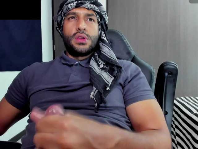 Live sex webcam photo for Handsoman11 #291309211