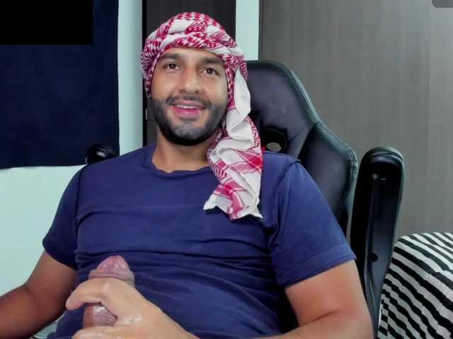 Live sex webcam photo for Handsoman11 #291317668