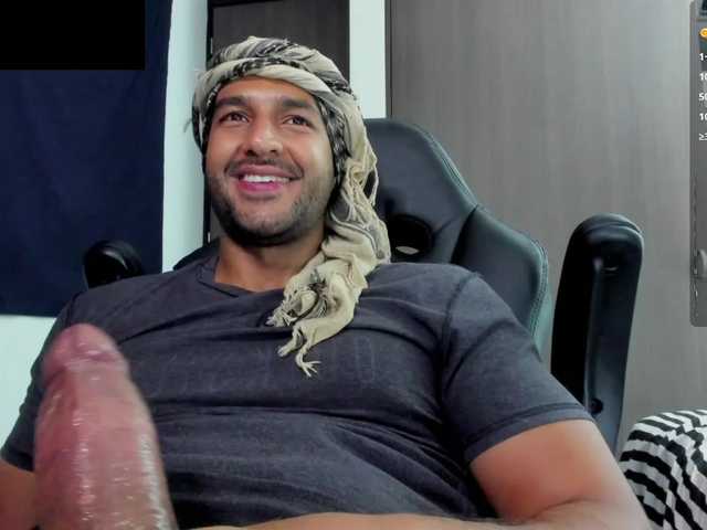 Live sex webcam photo for Handsoman11 #291340689