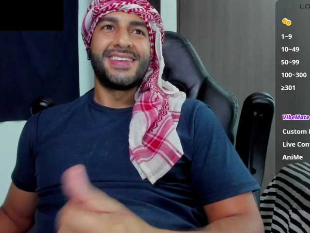 Live sex webcam photo for Handsoman11 #291353171