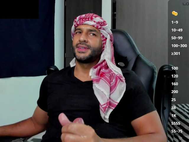 Live sex webcam photo for Handsoman11 #291384842