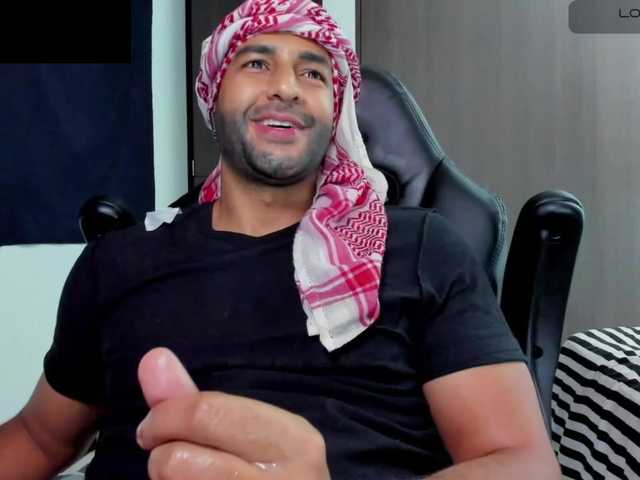 Live sex webcam photo for Handsoman11 #291390354