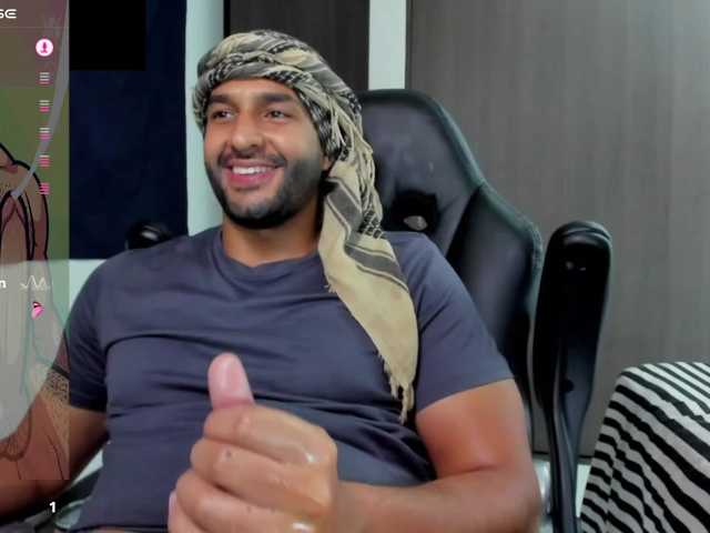 Live sex webcam photo for Handsoman11 #291419774