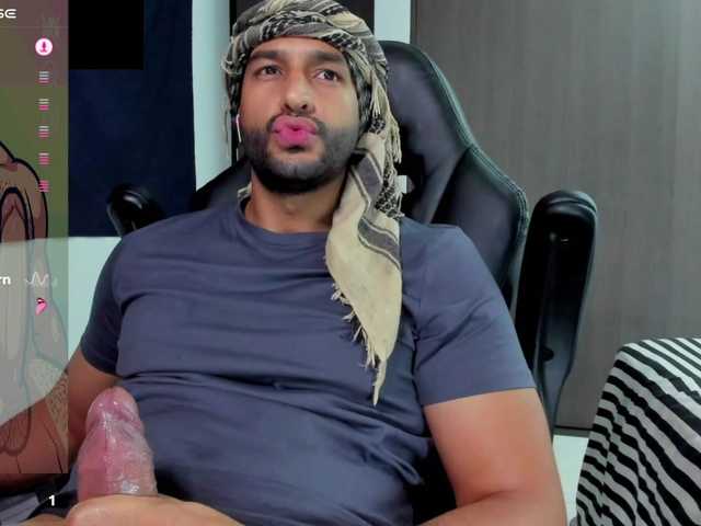 Live sex webcam photo for Handsoman11 #291422111