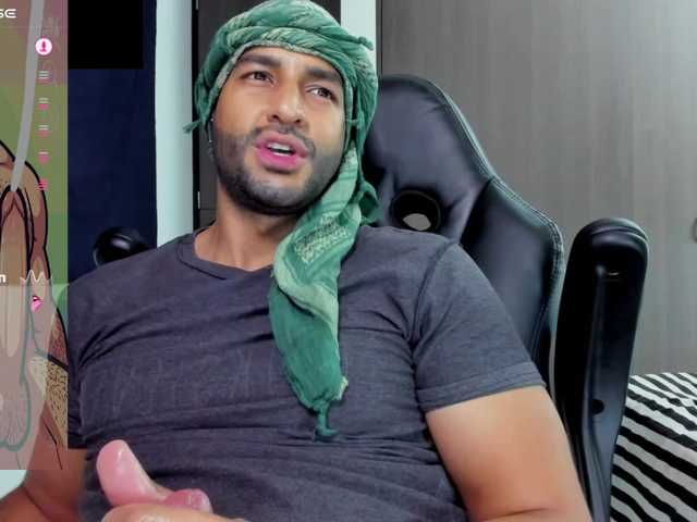 Live sex webcam photo for Handsoman11 #291441332