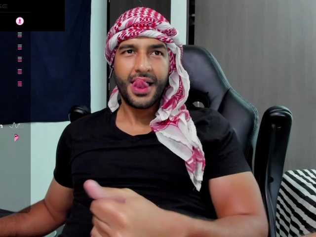 Live sex webcam photo for Handsoman11 #291482013