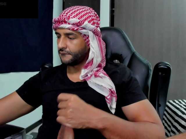 Live sex webcam photo for Handsoman11 #291556694