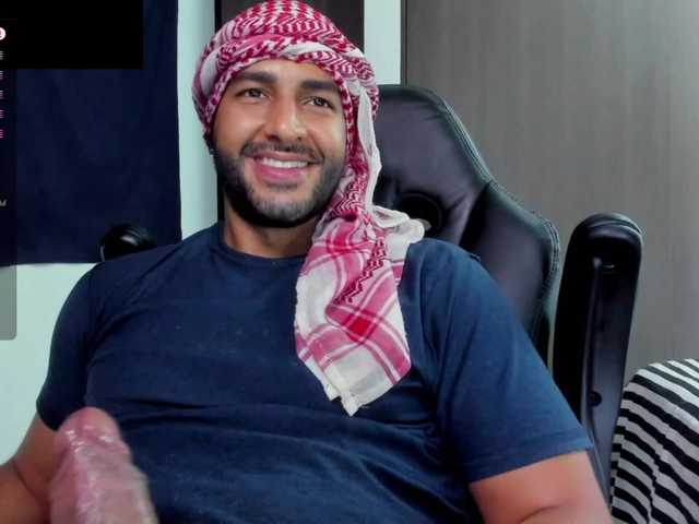 Live sex webcam photo for Handsoman11 #291571081