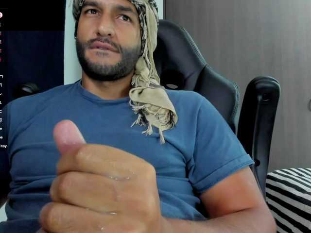 Live sex webcam photo for Handsoman11 #291593580