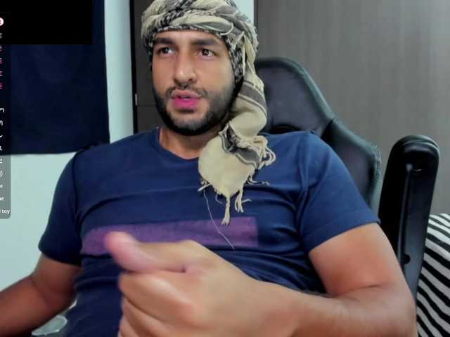 Live sex webcam photo for Handsoman11 #291598430