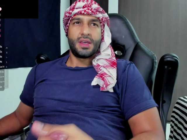 Live sex webcam photo for Handsoman11 #291610360