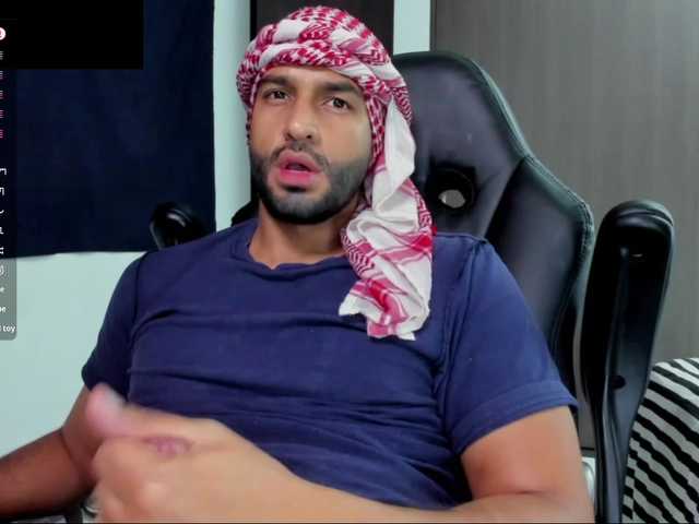 Live sex webcam photo for Handsoman11 #291613517