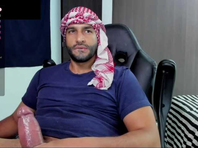 Live sex webcam photo for Handsoman11 #291616802