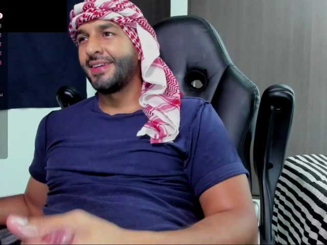 Live sex webcam photo for Handsoman11 #291618733