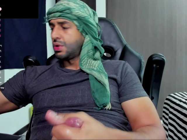 Live sex webcam photo for Handsoman11 #291620984