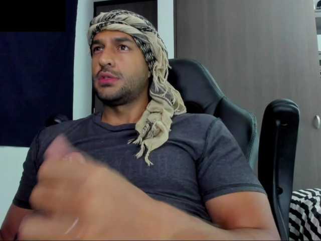 Live sex webcam photo for Handsoman11 #291636046