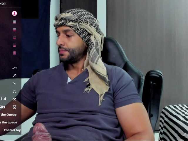 Live sex webcam photo for Handsoman11 #291656998